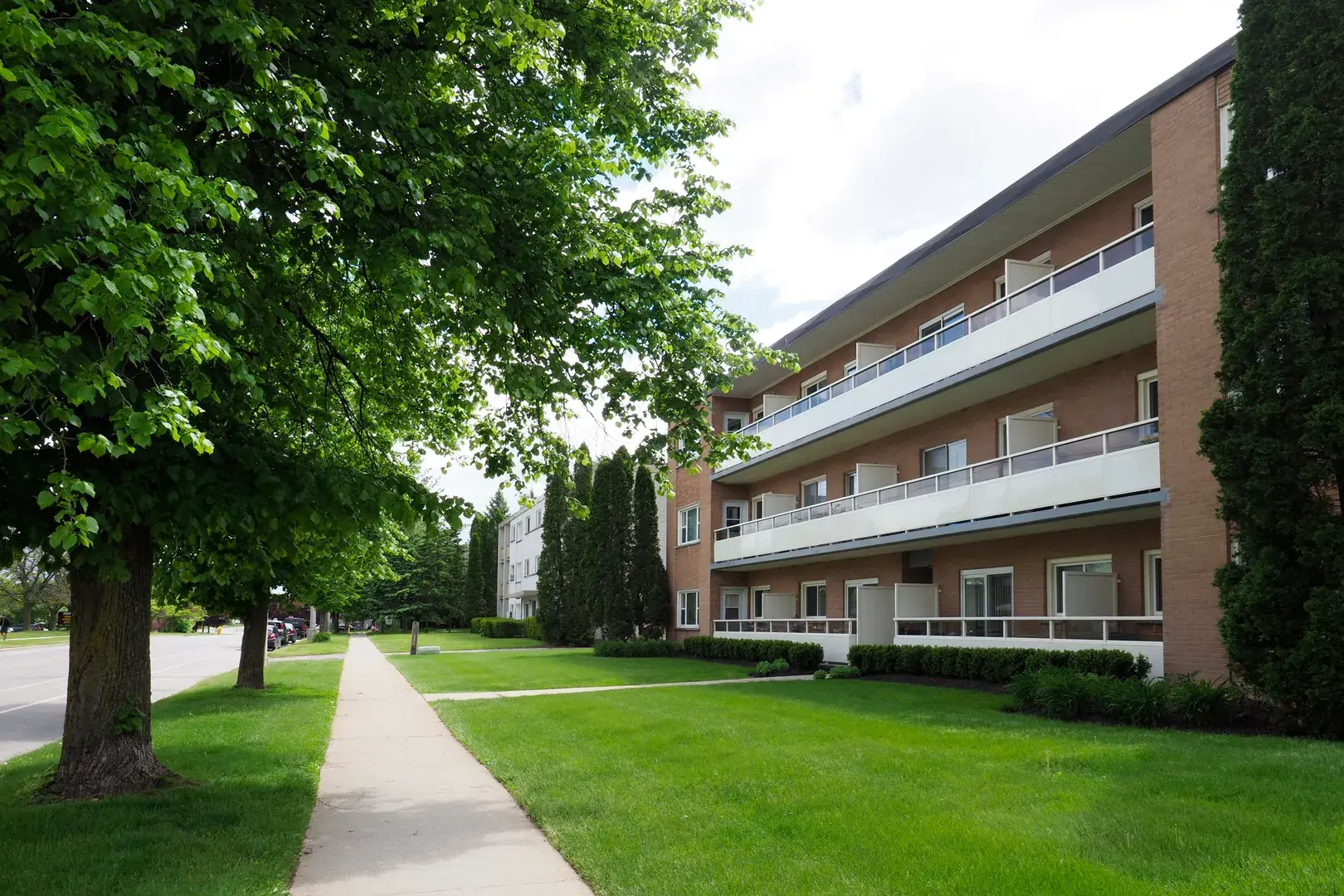 Lorraine Apartments — photo 5 of 10